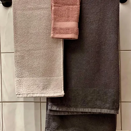 Ambiente C2 - Moderne Mit Terrasse In *