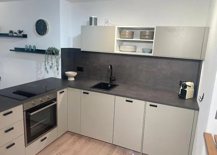 Ambiente C2 - Moderne Mit Terrasse In דירה *